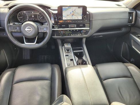 Used 2022 Nissan Pathfinder SL w/ SL Premium Package image 9