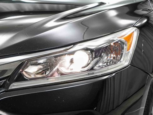 Used 2017 Honda Accord LX image 5