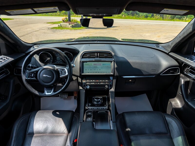 Used 2019 Jaguar F-PACE Prestige AWD/4WD image 24