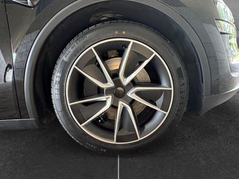 Used 2026 Tesla Model Y 2WD image 32