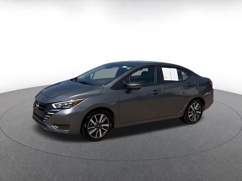 Used 2025 Nissan Versa SV FWD image 8