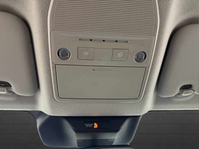 Used 2025 Nissan Kicks SR FWD image 28