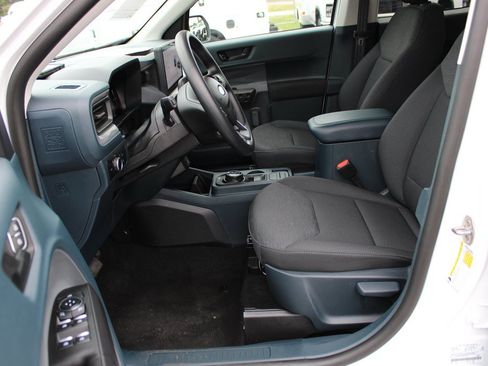 Used 2025 Ford Maverick XL w/ Equipment Group 102A AWD/4WD image 18