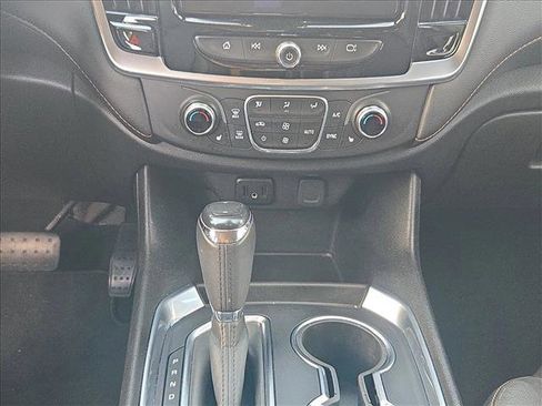 Used 2019 Chevrolet Traverse LT w/ LT Premium Package FWD image 14