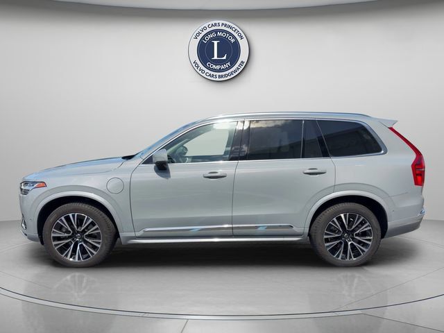 Used 2025 Volvo XC90 T8 Plus AWD/4WD image 3