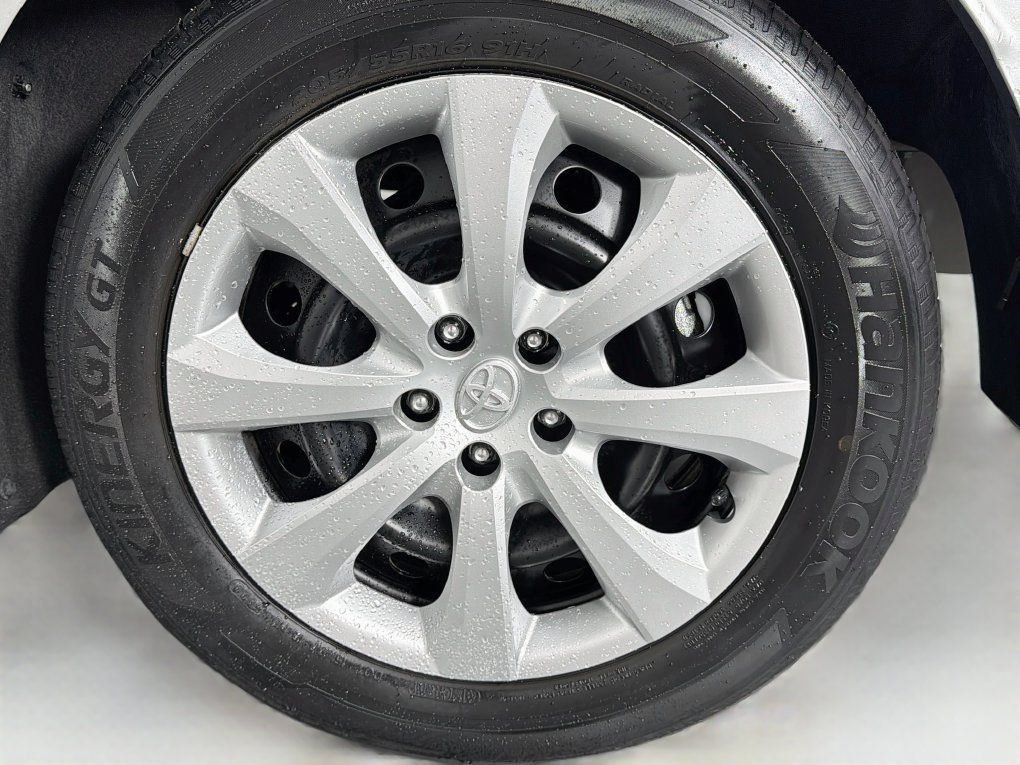 Used 2024 Toyota Corolla LE FWD image 32