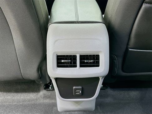 Used 2022 GMC Terrain SLE w/ Driver Convenience Package image 25