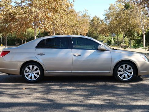 Used 2005 Toyota Avalon XL image 6