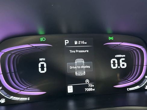 Used 2025 Kia Soul LX w/ LX Technology Package image 16