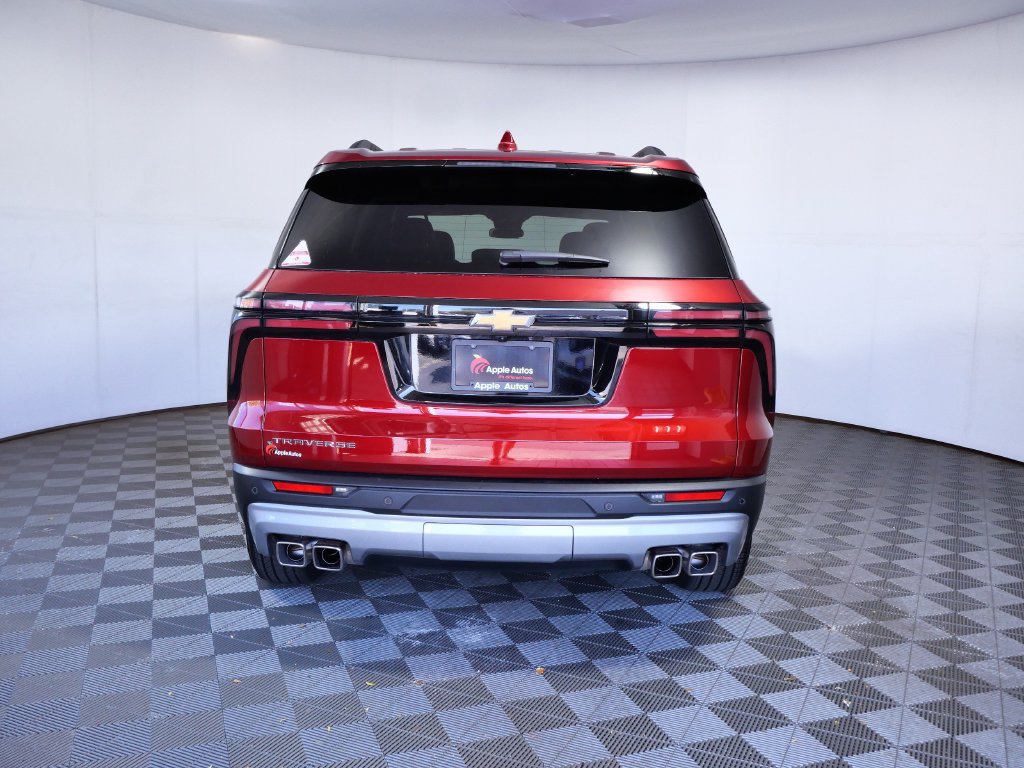 Used 2025 Chevrolet Traverse LT w/ Driver Confidence Package FWD image 5