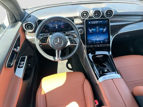 Used 2025 Mercedes-Benz GLC 300 image 20