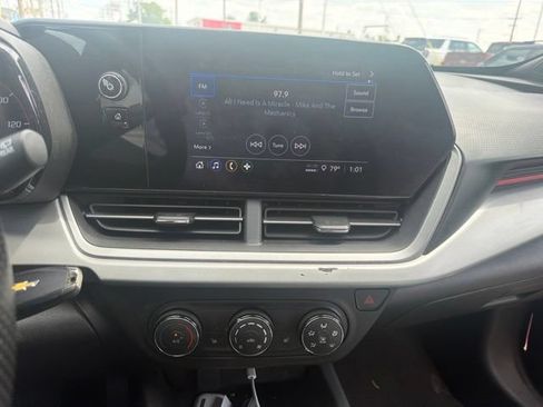 Used 2024 Chevrolet Trax RS w/ Driver Confidence Package FWD image 7