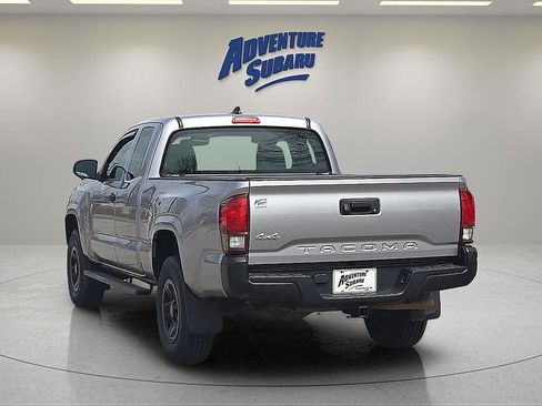 Used 2018 Toyota Tacoma SR image 5