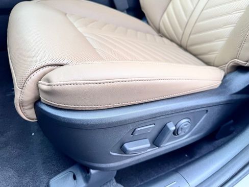 New 2026 Kia Sorento SX Prestige w/ Olive Brown Leather Package AWD/4WD image 25