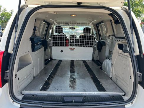 Used 2013 RAM C/V Tradesman w/ UConnect Hands-Free Group FWD image 18