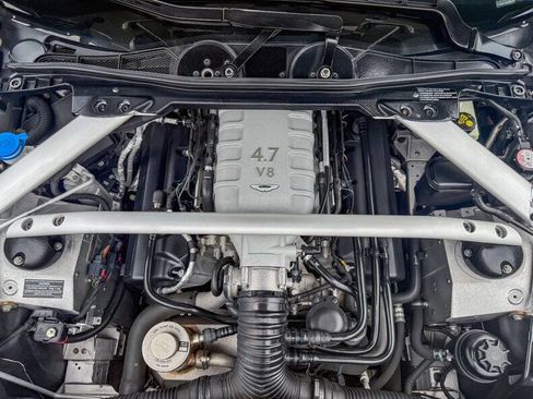 Used 2015 Aston Martin V8 Vantage Roadster image 20