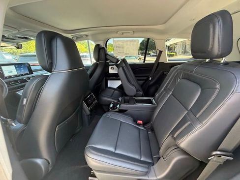 New 2025 Lincoln Aviator Reserve w/ Equipment Group 201A image 12