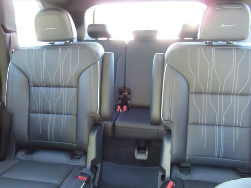 New 2026 Buick Enclave Avenir w/ Super Cruise Package FWD image 20