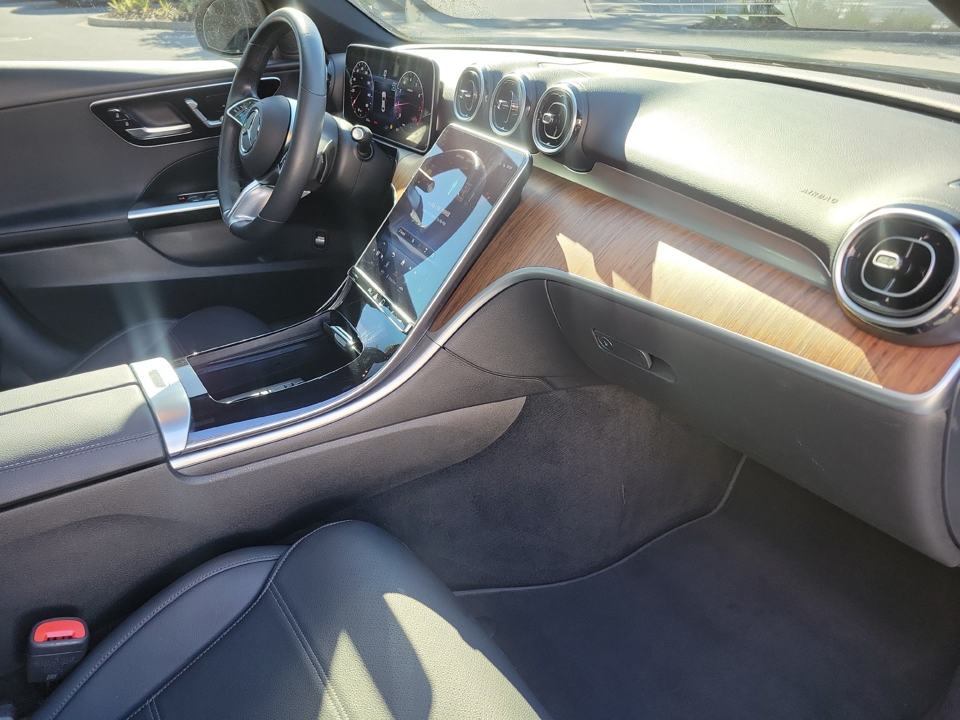 Used 2023 Mercedes-Benz C 300 Sedan image 3