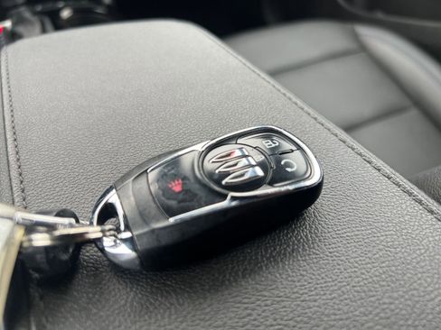 Used 2025 Buick Envista Sport Touring image 22