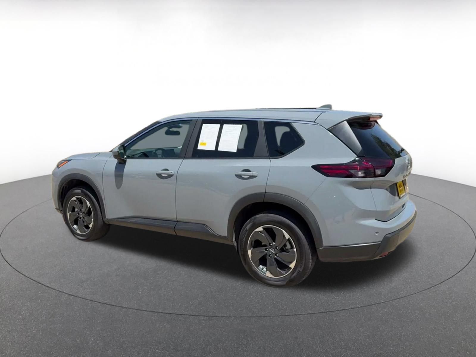 Used 2026 Nissan Rogue SV AWD/4WD image 9
