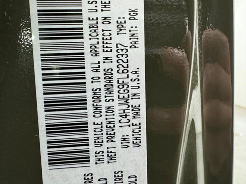 Used 2015 Jeep Wrangler Unlimited Sahara w/ Connectivity Group image 30