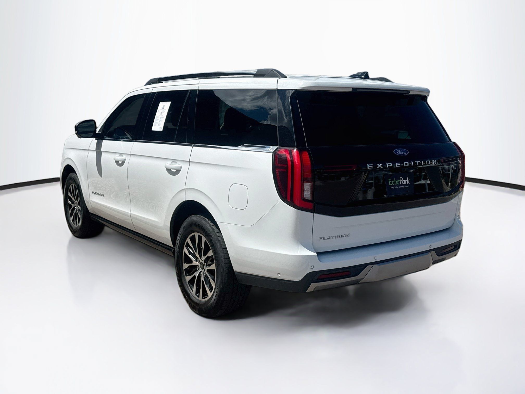 Used 2025 Ford Expedition Platinum AWD/4WD image 5