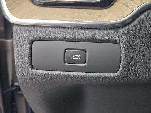 New 2026 Volvo XC60 B5 Plus w/ Protection Package Premier image 24