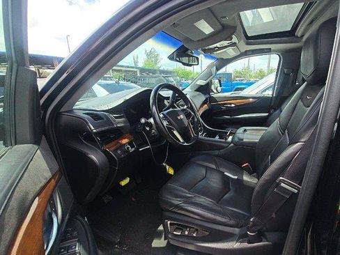 Used 2016 Cadillac Escalade ESV Luxury RWD image 10