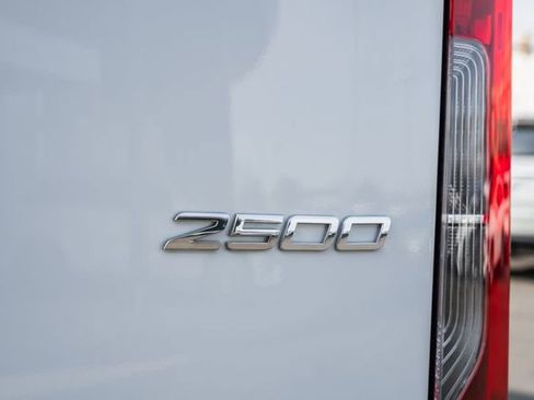 Used 2025 Mercedes-Benz Sprinter 2500 image 8