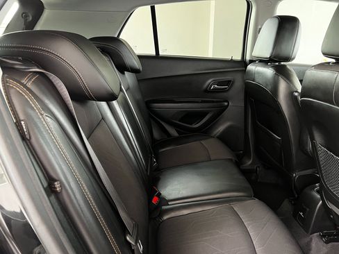 Used 2020 Chevrolet Trax LT w/ Redline Edition FWD image 23