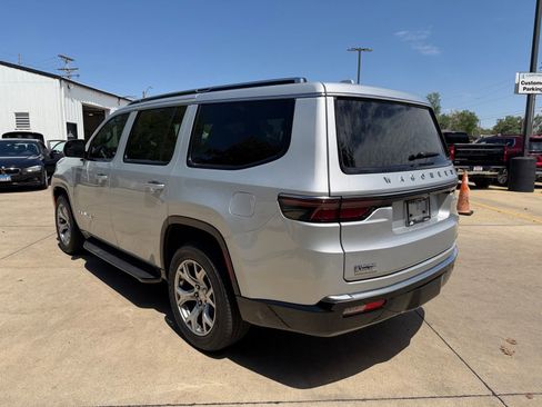 Used 2022 Jeep Wagoneer Series I w/ Premium Group I AWD/4WD image 33