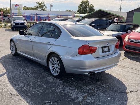 Used 2011 BMW 328i xDrive Sedan AWD/4WD image 6