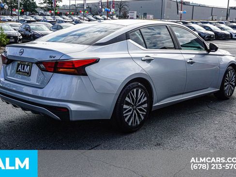 Used 2024 Nissan Altima 2.5 SV FWD image 6