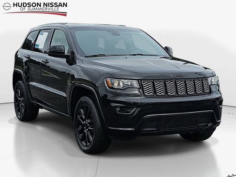 Used 2022 Jeep Grand Cherokee Laredo X AWD/4WD image 1