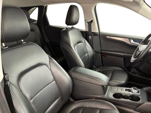 Used 2022 Ford Escape Titanium image 14