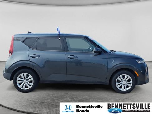Used 2022 Kia Soul LX FWD image 4