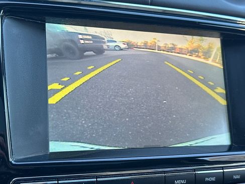 Used 2015 Jaguar XJ L Portfolio image 27