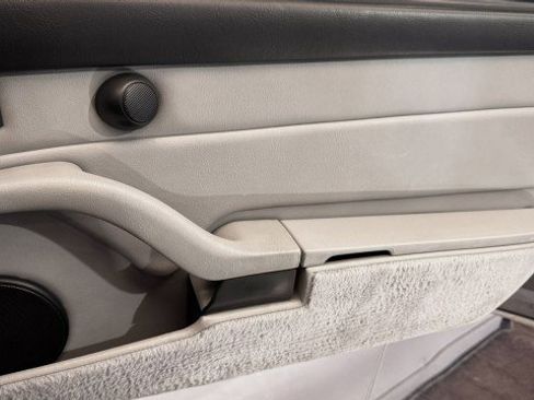 Used 1996 Porsche 911 image 11