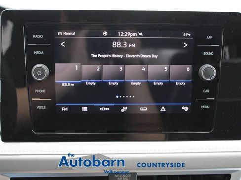 Used 2025 Volkswagen Taos SE AWD/4WD image 13