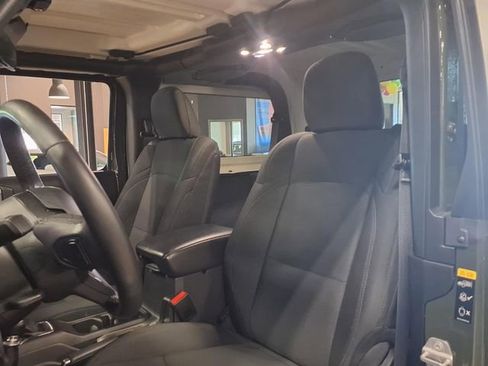 Used 2022 Jeep Wrangler Sport AWD/4WD image 18