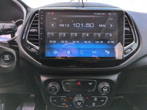 Used 2020 Jeep Compass Latitude FWD image 22