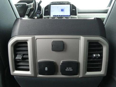 Used 2022 Ford F250 Lariat w/ Black Appearance Package AWD/4WD image 19