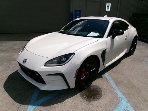Used 2025 Toyota GR86 Premium w/ Performance Package RWD image 1