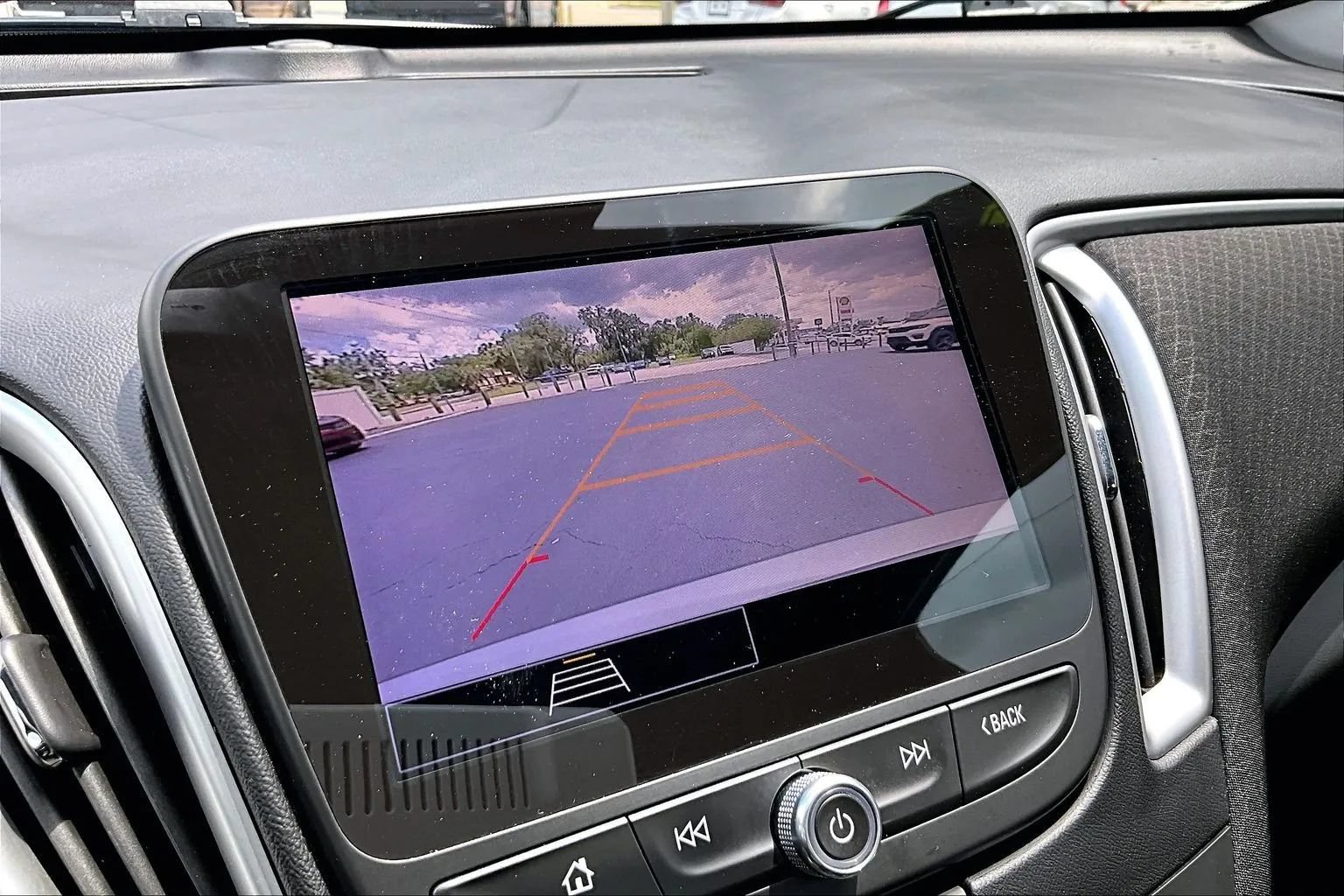 Used 2024 Chevrolet Malibu LT FWD image 23