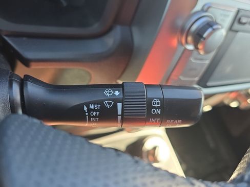 Used 2017 Toyota 4Runner SR5 w/ Convenience Package AWD/4WD image 22
