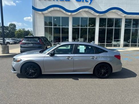 Used 2023 Honda Civic Sport image 5