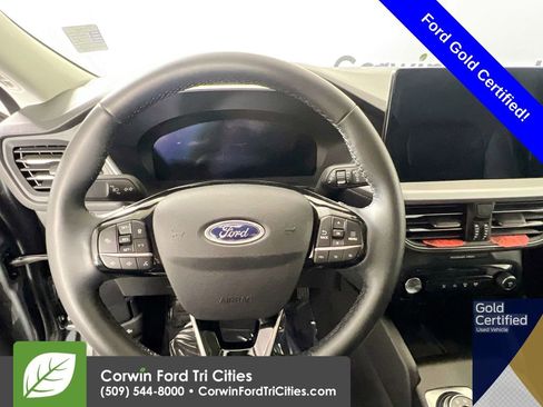Used 2025 Ford Escape Platinum image 8
