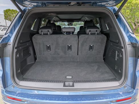 Used 2025 Buick Enclave Avenir w/ Super Cruise Package FWD image 13