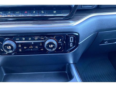 Used 2024 Chevrolet Silverado 1500 LT Trail Boss w/ LT Trail Boss Premium Package AWD/4WD image 17